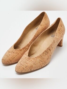 Stuart Weitzman Cork Pump 8M